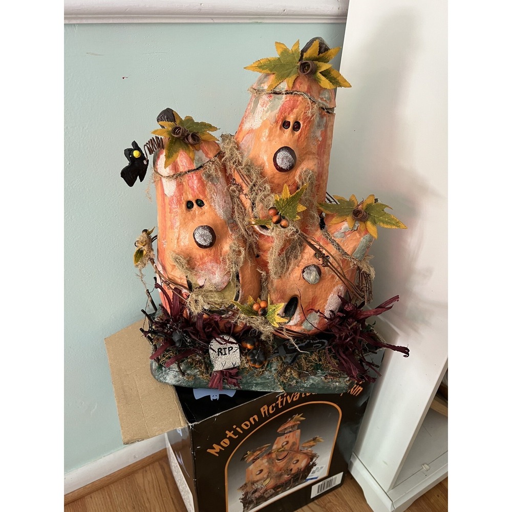 VTG Motion Activated Pumpkin Halloween Paper Mache Lights and Sounds‎